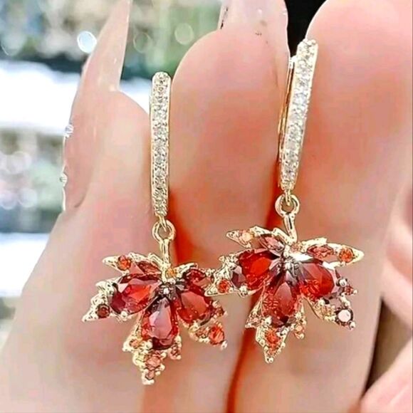 MAPLE LEAF rhinestone huggie hoop earrings - Picture 1 of 9